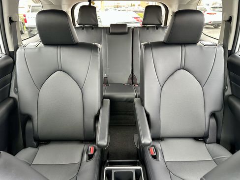 New 2026 Toyota Grand Highlander XLE image 32