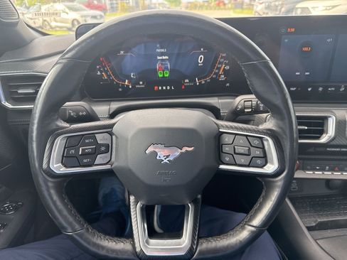 Used 2024 Ford Mustang Premium image 9