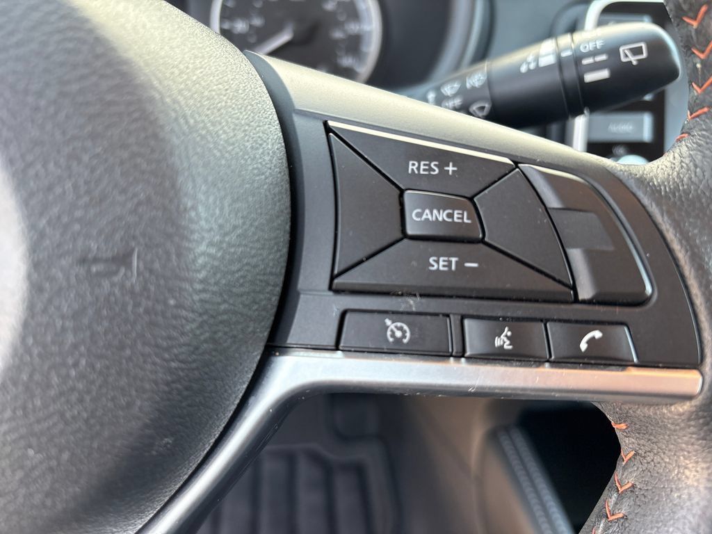 Certified 2020 Nissan Kicks SR w/ SR Premium Package FWD image 31