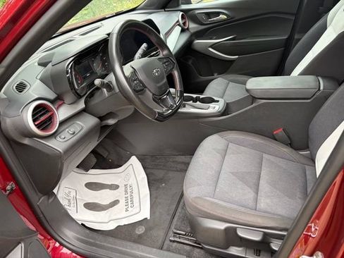 Used 2024 Chevrolet Trax RS FWD image 10