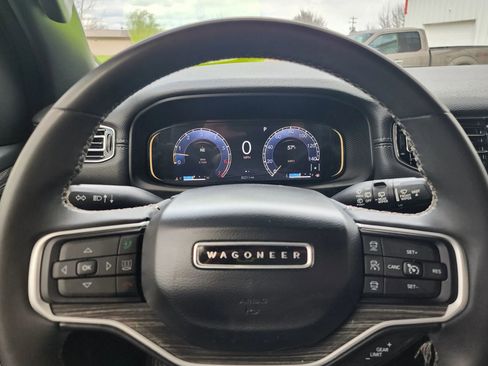 Used 2022 Jeep Wagoneer Series II AWD/4WD image 26