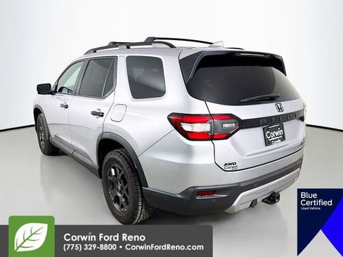 Used 2024 Honda Pilot TrailSport image 5