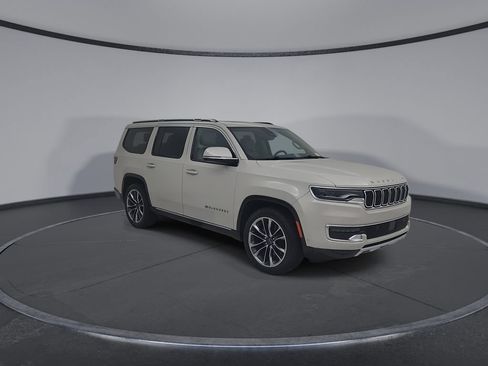 Certified 2022 Jeep Wagoneer Series III w/ Premium Group I AWD/4WD image 4