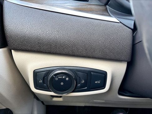 Used 2017 Lincoln MKC Reserve FWD image 33