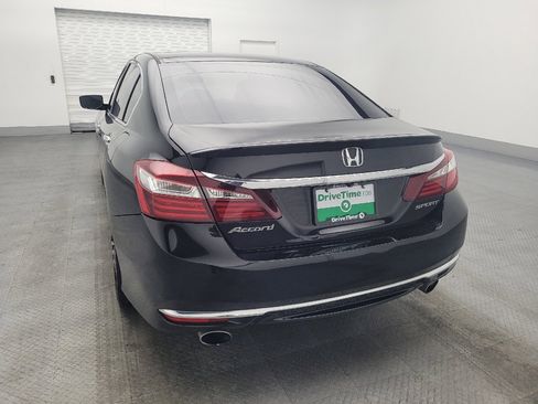 Used 2017 Honda Accord Sport image 6