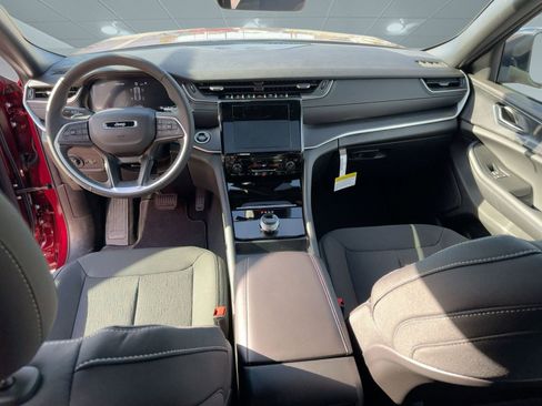 New 2025 Jeep Grand Cherokee Laredo X image 16