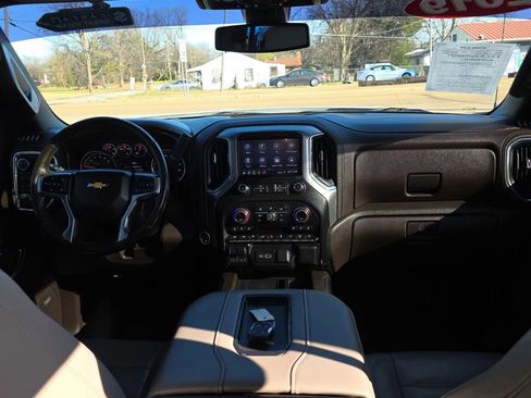 Used 2019 Chevrolet Silverado 1500 LTZ w/ LTZ Premium Package AWD/4WD image 12
