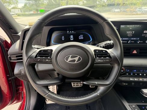 Used 2025 Hyundai Elantra Sport FWD image 14