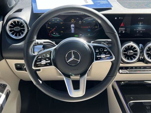 Certified 2023 Mercedes-Benz EQB 300 4MATIC image 16