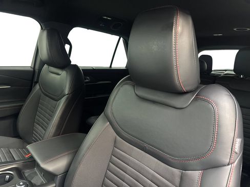 Used 2025 Ford Explorer ST-Line w/ Premium Package RWD image 23