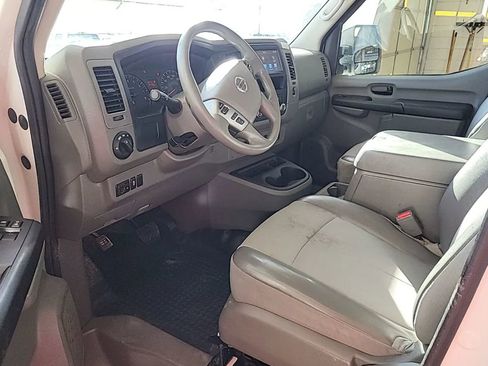 Used 2021 Nissan NV 2500 SV image 3