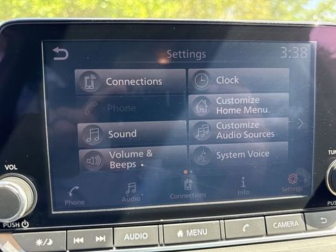 Used 2023 Nissan Rogue S image 18