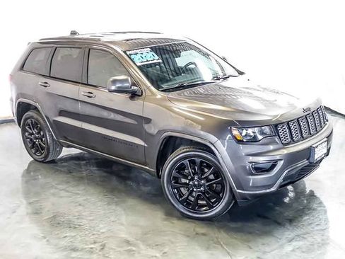 Used 2020 Jeep Grand Cherokee Altitude AWD/4WD image 6