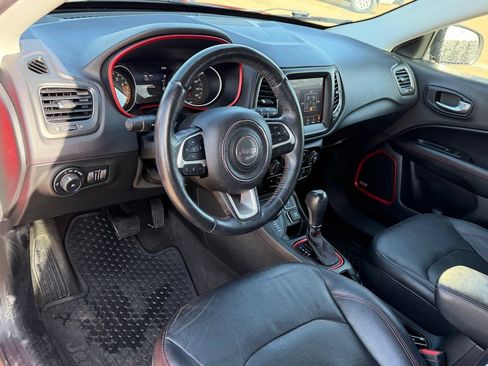 Used 2018 Jeep Compass Trailhawk w/ Leather Interior Group AWD/4WD image 17