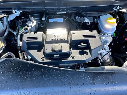 Used 2024 RAM 3500 Big Horn image 33
