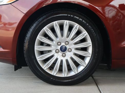 Used 2015 Ford Fusion SE FWD image 5