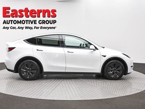 Used 2022 Tesla Model Y Long Range AWD/4WD image 4