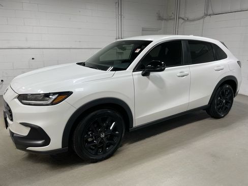 Used 2025 Honda HR-V Sport image 1