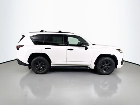New 2025 Lexus LX 700h Overtrail image 4