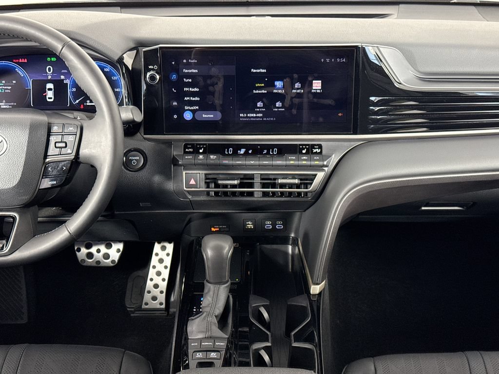 Used 2025 Toyota Camry XSE FWD image 14