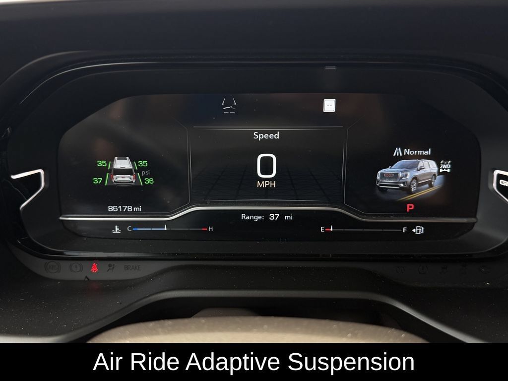 Used 2022 GMC Yukon XL Denali w/ Denali Premium Package AWD/4WD image 17
