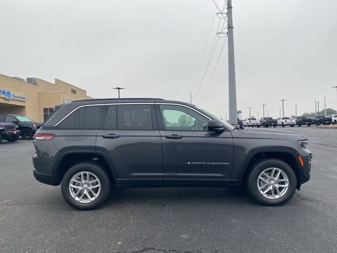 New 2025 Jeep Grand Cherokee Laredo X image 8