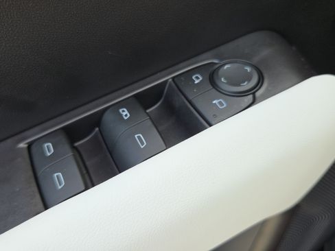 Used 2026 GMC Canyon AT4X AWD/4WD image 30