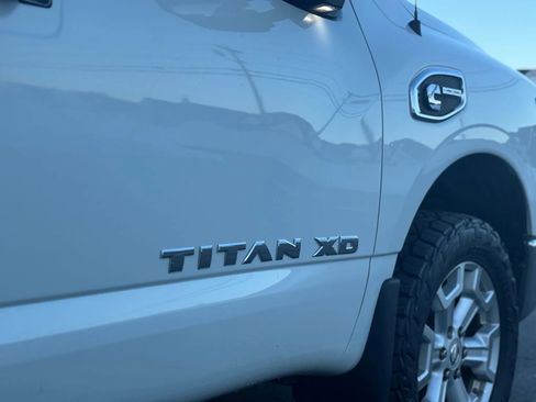 Used 2016 Nissan Titan SL image 19