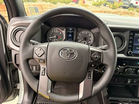 Used 2023 Toyota Tacoma TRD Sport AWD/4WD image 25