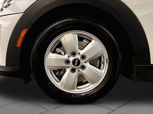 Used 2024 MINI Cooper 2-Door Hardtop w/ Storage Package FWD image 11