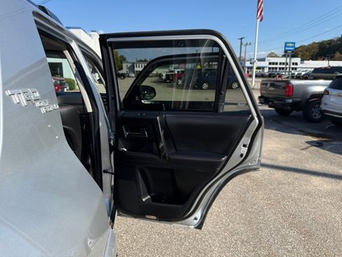 Used 2019 Toyota 4Runner TRD Off-Road Premium image 28