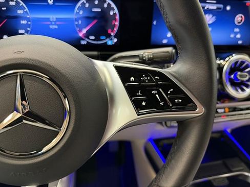 Used 2025 Mercedes-Benz GLA 250 image 17