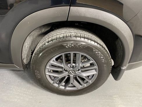 Used 2025 Nissan Rogue S image 27