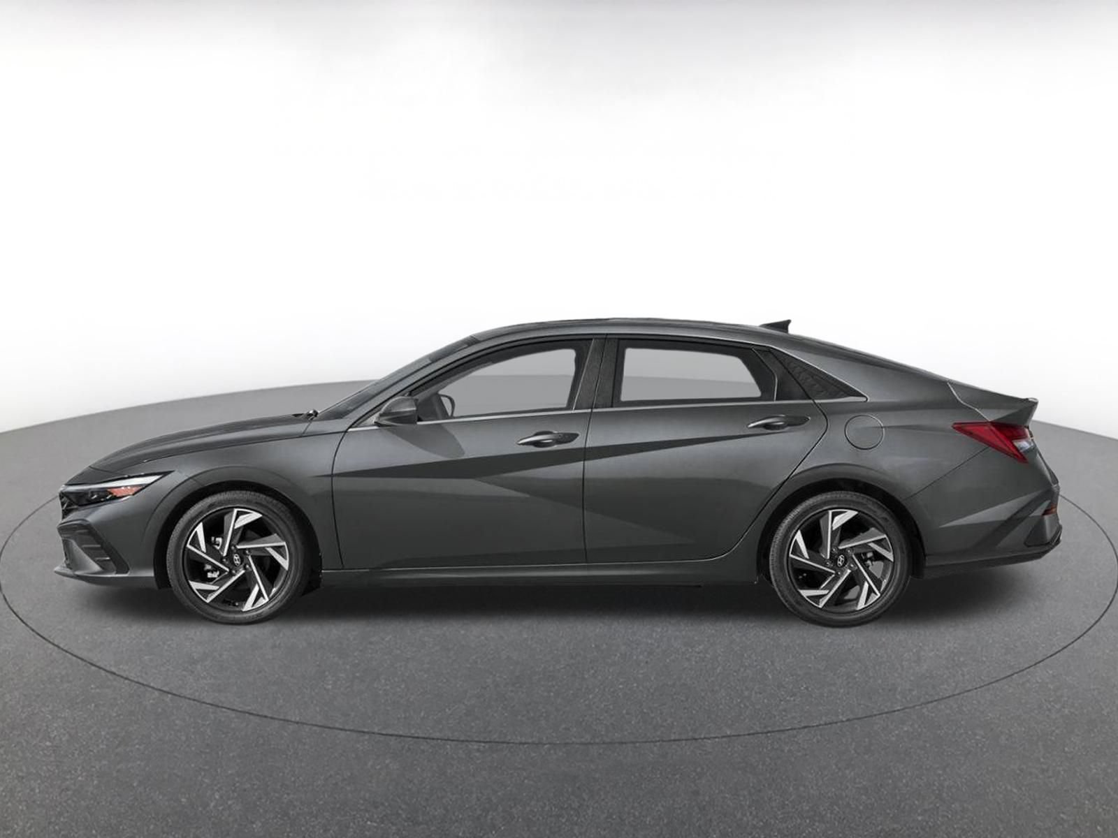 Used 2025 Hyundai Elantra SEL FWD image 3
