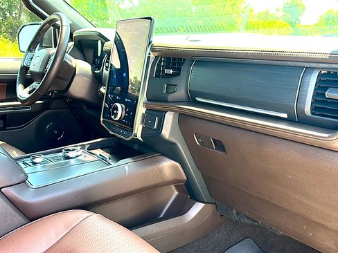 Used 2024 Ford Expedition King Ranch AWD/4WD image 25