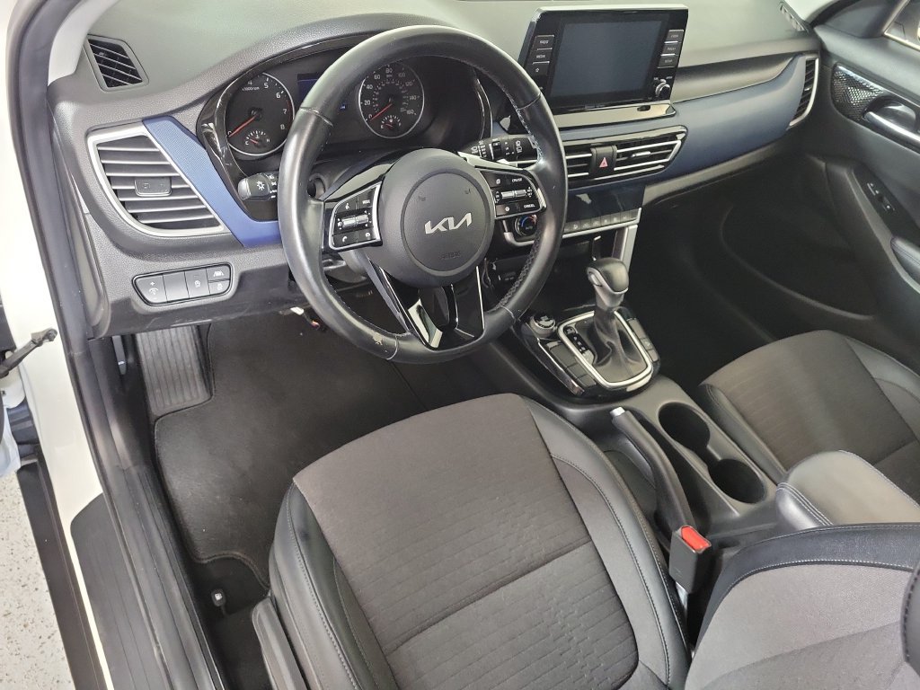Used 2023 Kia Seltos S FWD image 12