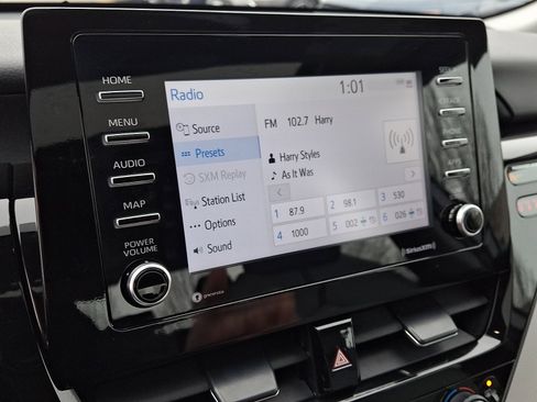 Used 2023 Toyota Camry SE w/ Cold Weather Package image 17