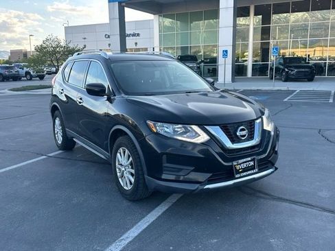 Used 2017 Nissan Rogue SV AWD/4WD image 28