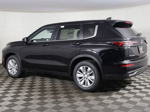 New 2026 Mitsubishi Outlander ES image 8