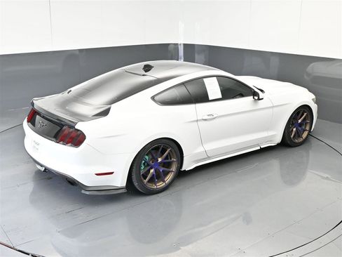 Used 2016 Ford Mustang Premium RWD image 22