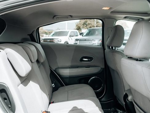 Used 2017 Honda HR-V EX image 45