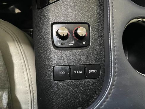 Used 2015 Toyota Avalon XLE Touring image 37