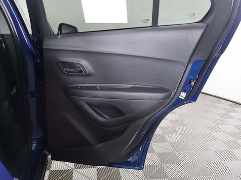 Used 2020 Chevrolet Trax Premier image 25