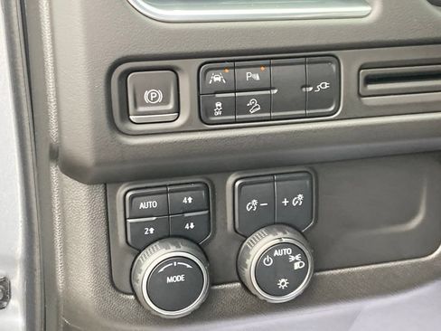 Used 2021 Chevrolet Tahoe Premier AWD/4WD image 14