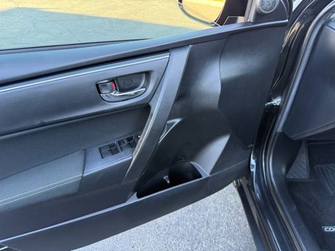 Used 2018 Toyota Corolla LE image 14