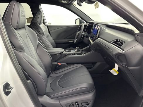 New 2026 Lexus TX 500h AWD image 20