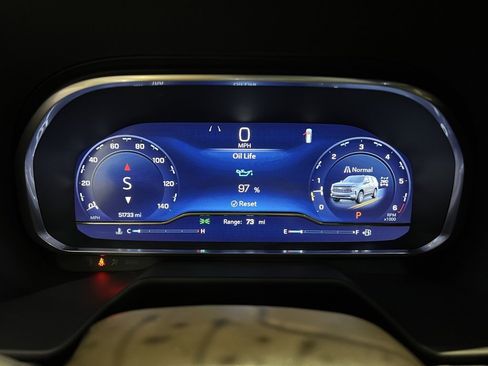 Used 2023 Chevrolet Tahoe Z71 w/ Luxury Package image 25