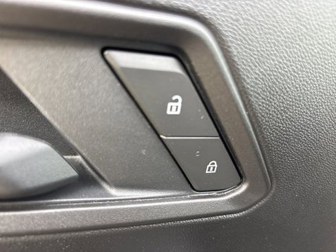 Used 2025 Chevrolet Colorado W/T w/ WT Custom Package image 18