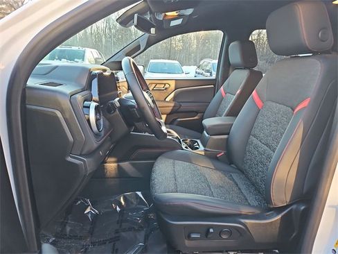 Used 2023 Chevrolet Colorado Z71 w/ Z71 Convenience Package 2 image 19