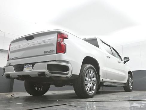 Used 2019 Chevrolet Silverado 1500 High Country w/ High Country Premium Package AWD/4WD image 46